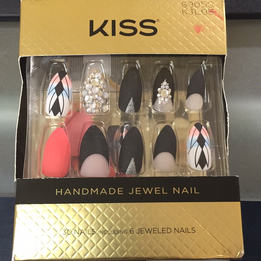Kiss Handmade Jewel Nails
